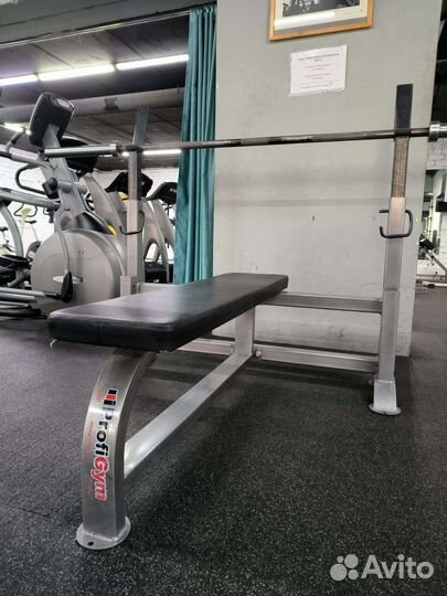 Жимовая скамья