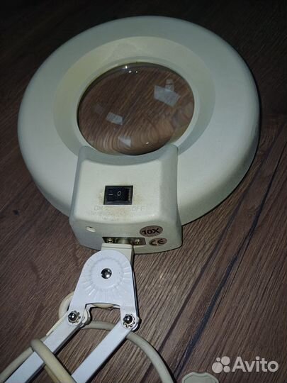 Лампа лупа настольная