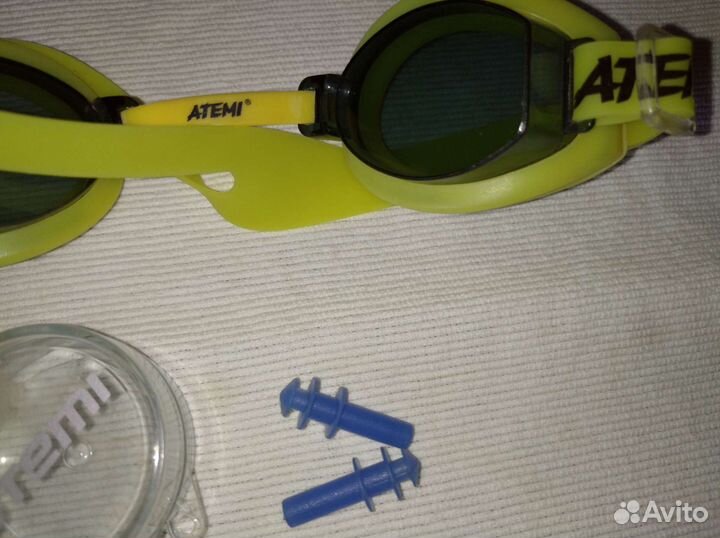 Очки для плавания