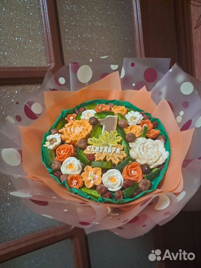 Букеты к 1 сентября из шоколада и сухофруктов