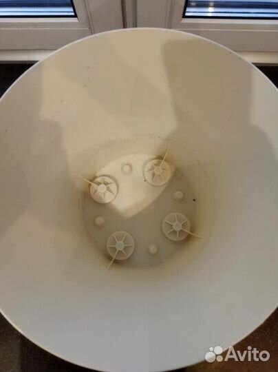 Горшок 15,7л на колесиках, с автополивом