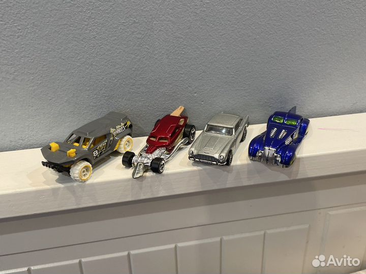 Машинки hotwheels