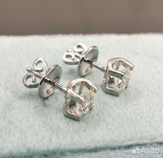 Пусеты с природными бриллиантами 1.00 кт