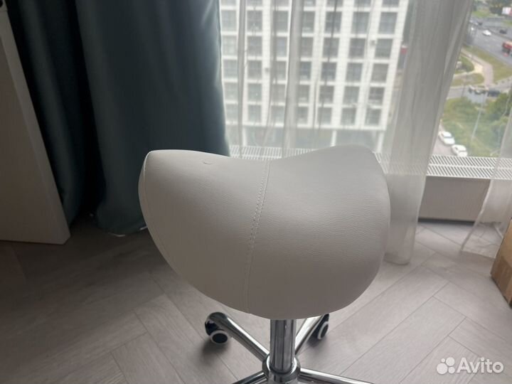 Стул седло на колесах