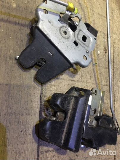 Замок Крышки багажника Mitsubishi Lancer X