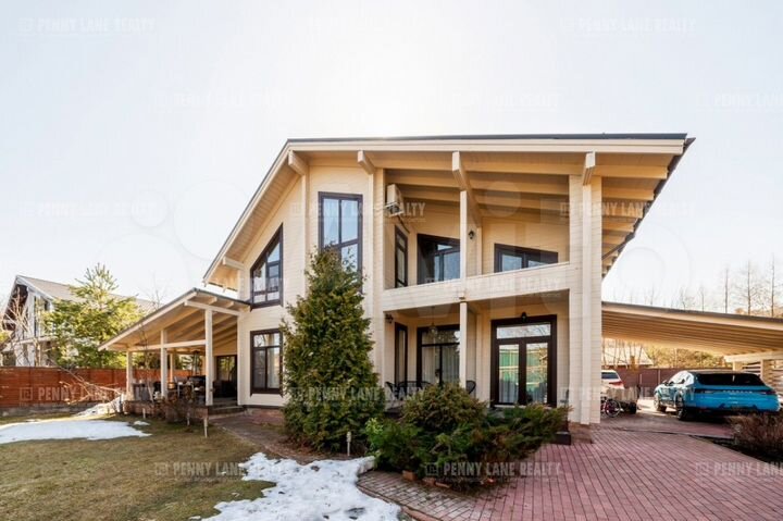 Коттедж 210 м² на участке 10 сот.