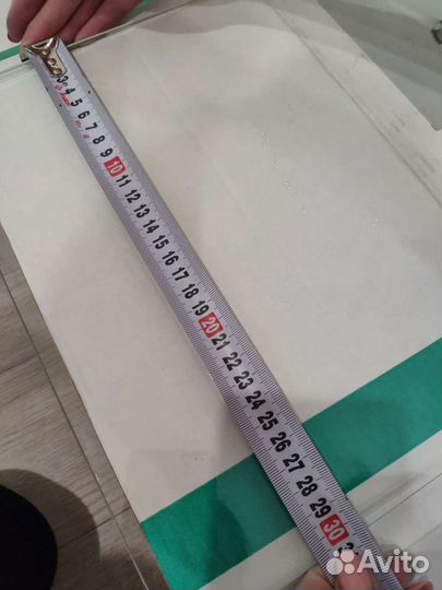 Продаю 2 стеклянные полки. размер 54,5 х 30.5