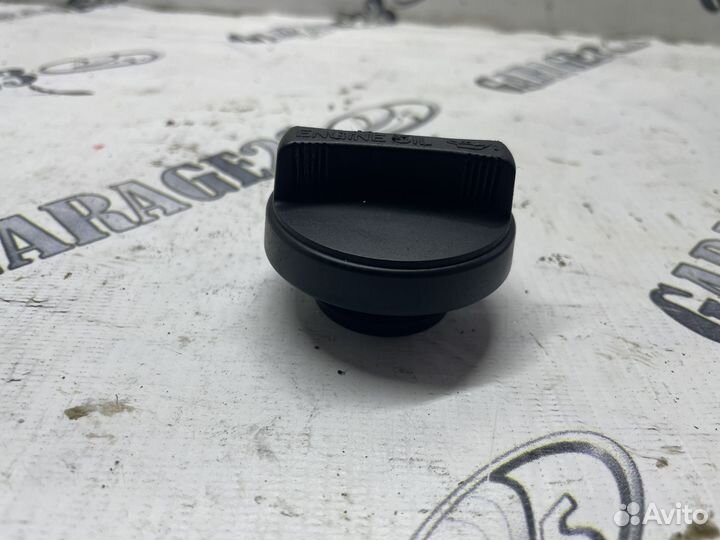 Крышка масленая Toyota noah