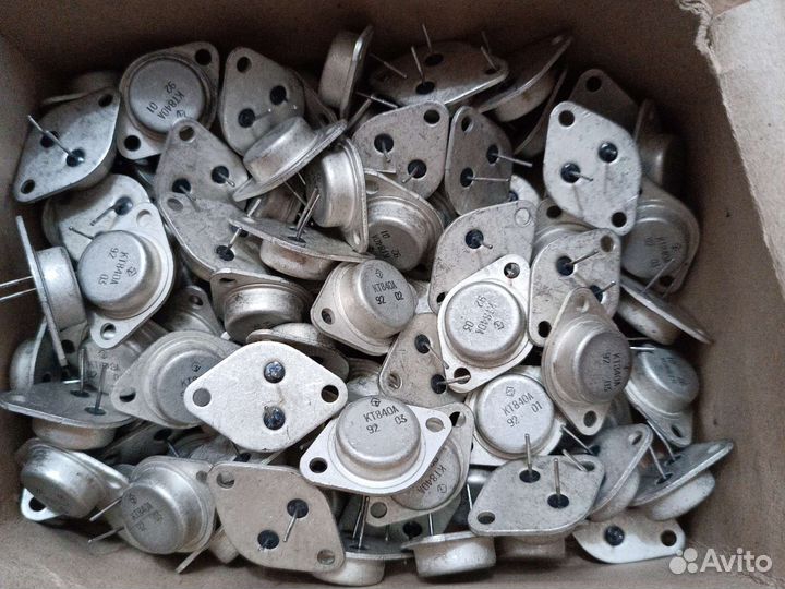 Транзистор 840а,825г