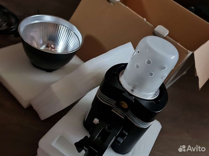 Постоянный свет Raylab Xenos RH 1000