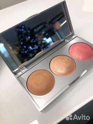 Палетка теней, румян и хайлайтеров Essens Чехия