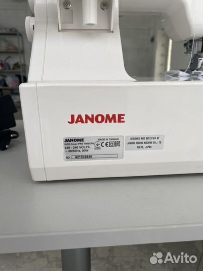 Швейная машина Janome