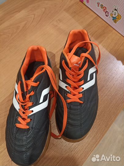 Бутсы для мальчиков бу 31 размер