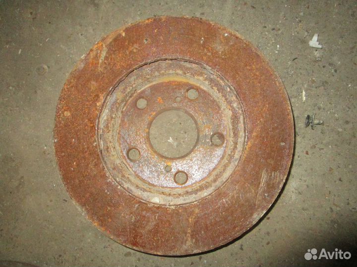 Диск тормозной передний Toyota Auris 150