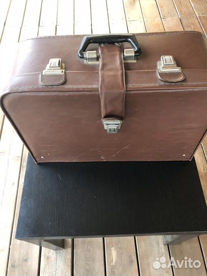 Швейная машина 