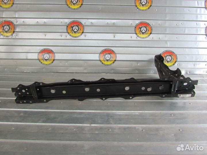 Панель передняя (телевизор) Toyota Vitz Yaris