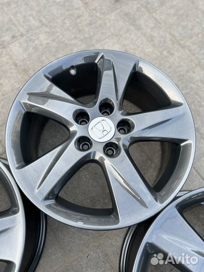 Оригинал R17 5x114 3 (как новые)