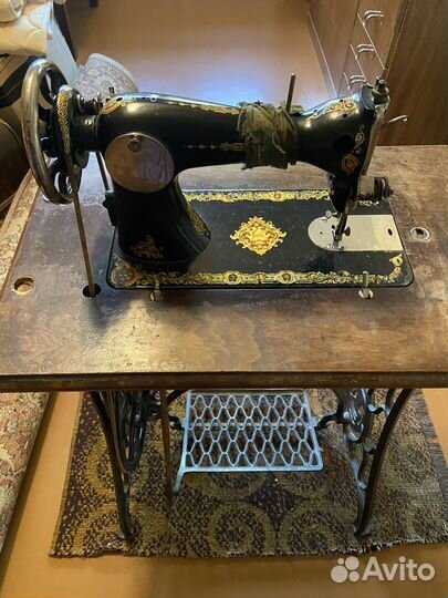Швейная машина Singer