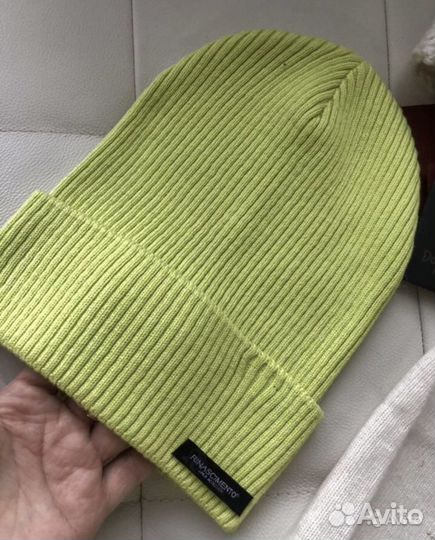 Новые модные шапочки со стразами Италия