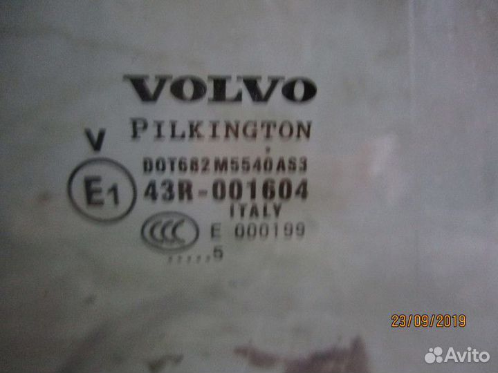 Стекло двери задней правой Volvo XC90 1