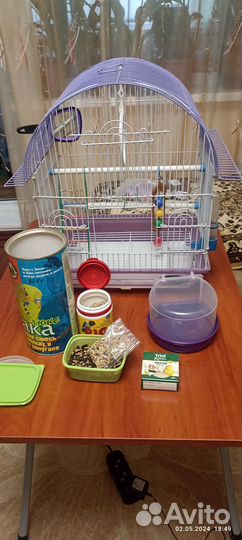 Продам клетку для попугая и дополнительный набор