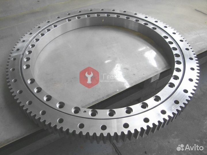 Опорно-поворотный круг Hitachi ZX210N