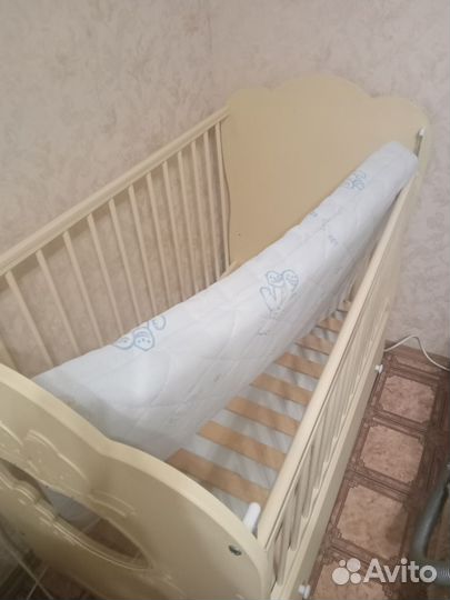 Кровать детский с матрасой