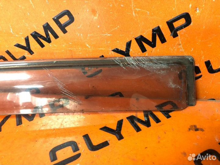 Ветровик задний правый Toyota Runx NZE124 1NZ-FE