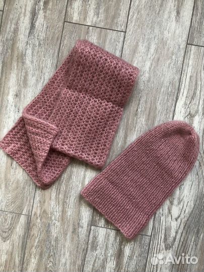 Вязаная шапка и шарф