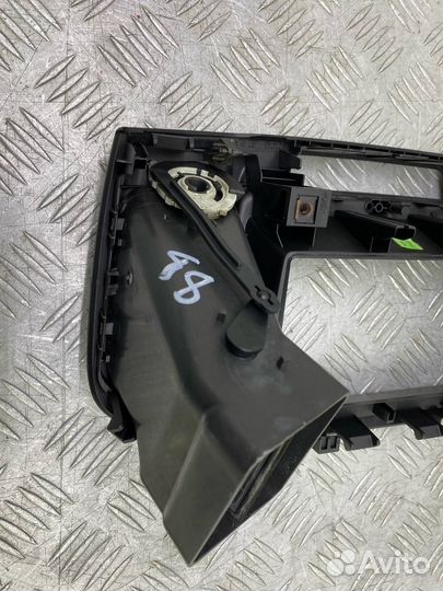 Б/У Дефлектор воздушный центральной консоли Opel