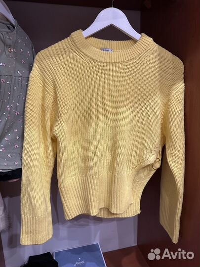 Желтый свитер Lime с вырезом