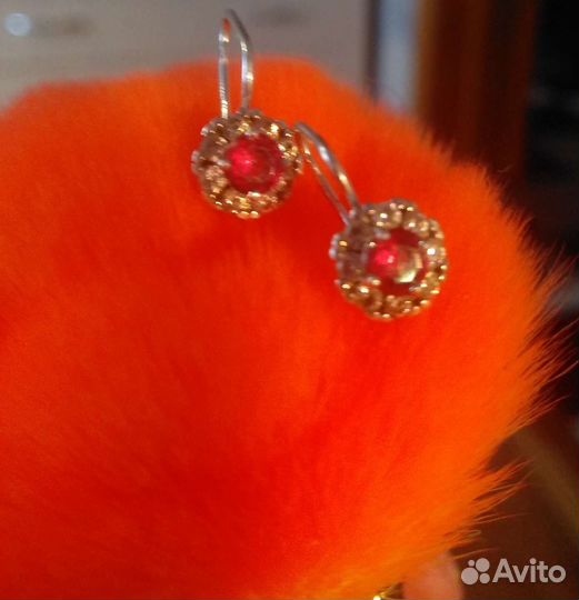 Серебряные серьги с гранатом