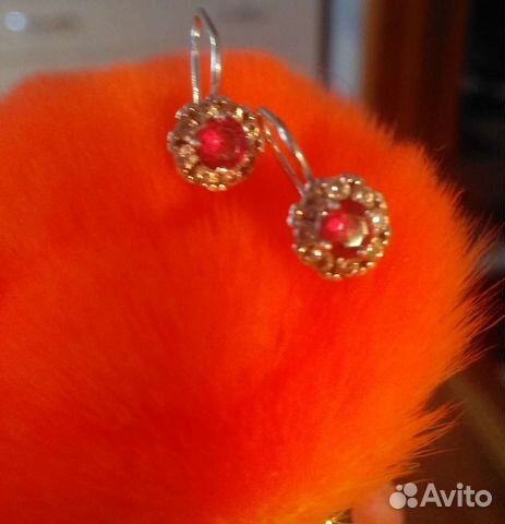 Серебряные серьги с гранатом