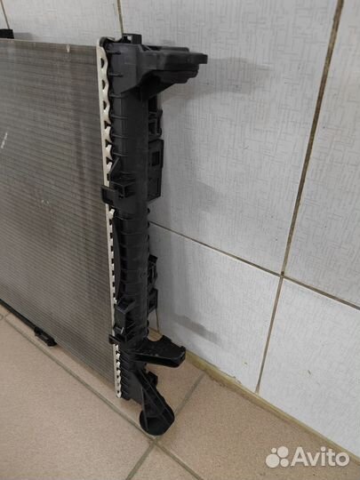 Радиатор охлаждения двс Audi A4 B8, A5 8K0121251R