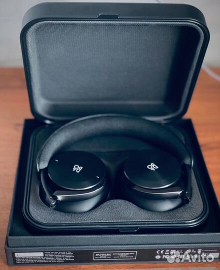 Bang & Olufsen H95 (Black)