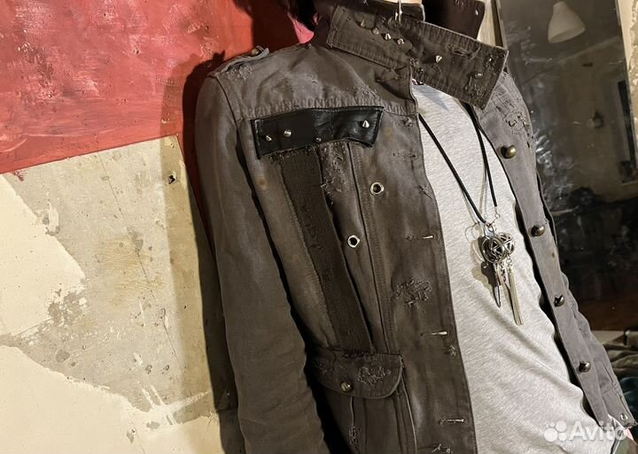 Distressed slim military jacket