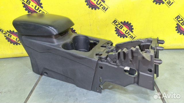 Консоль центральная с подлокотником Ford Focus 3