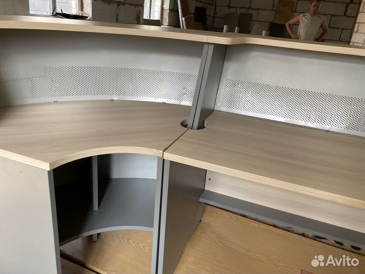 Стойка ресепшен