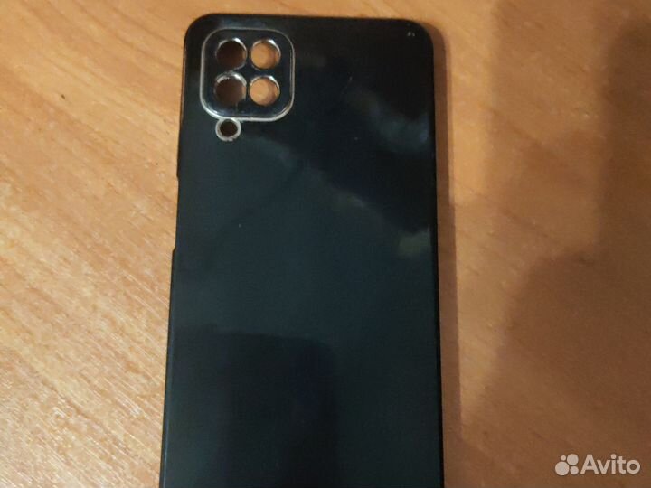 Продаю три чехла к телефону самсунг а12