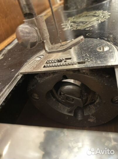 Ретро Швейная машинка Госшвеймашина с эмблемой Г.Ш