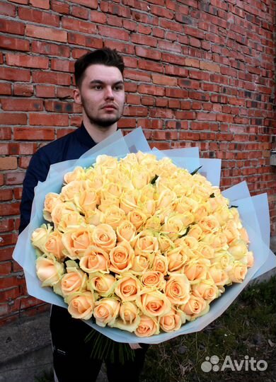 Букет из кремовых роз