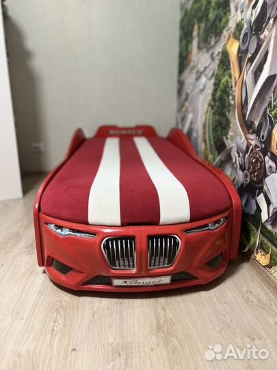 Детская кровать машина