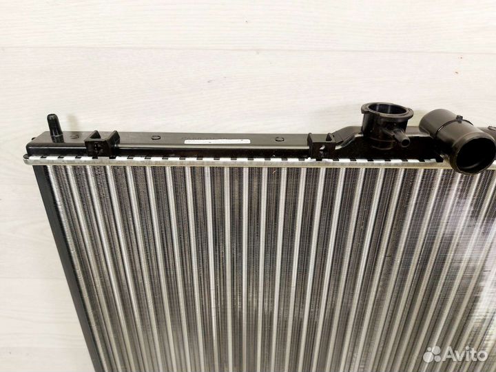 Радиатор охлаждения Mitsubishi Outlander 2002-2008