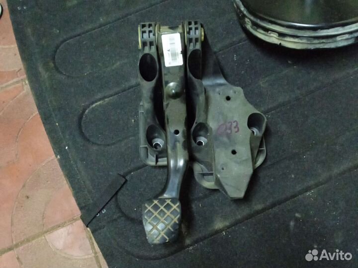 Volkswagen Polo 5 Педаль тормоза