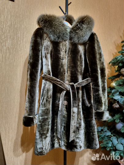 Шуба мутоновая с капюшоном 46 48