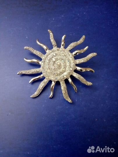 Шикарная брошь