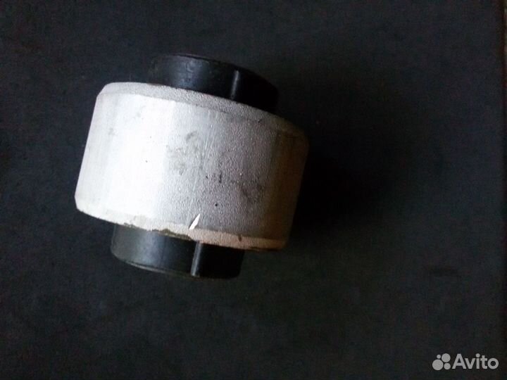 Сайлентблок рычага подвески Рено Флюенс Меган