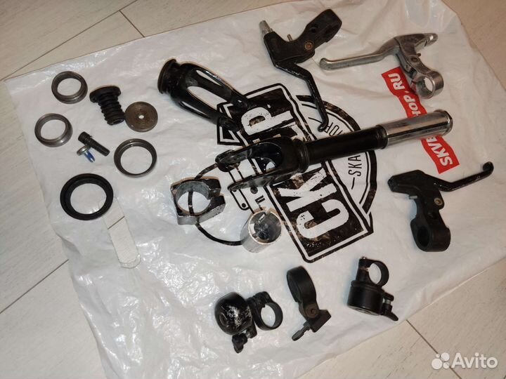 Запчасти от самоката и велосипеда