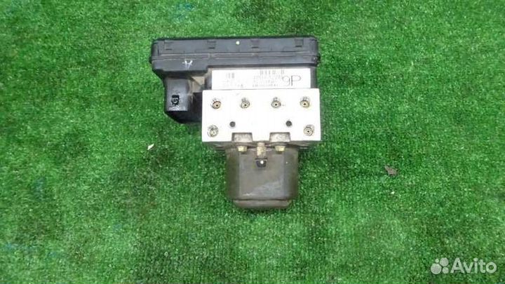 Блок abs Toyota Ist NCP65 1NZ-FE 2002/10