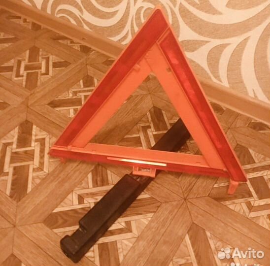 Знак аварийной остановки США